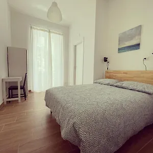  Nocleg ze śniadaniem Central Rooms Napoli